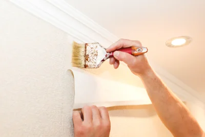 Pose de papier peint aux Trois-Moutiers — revêtements muraux et toiles de verre